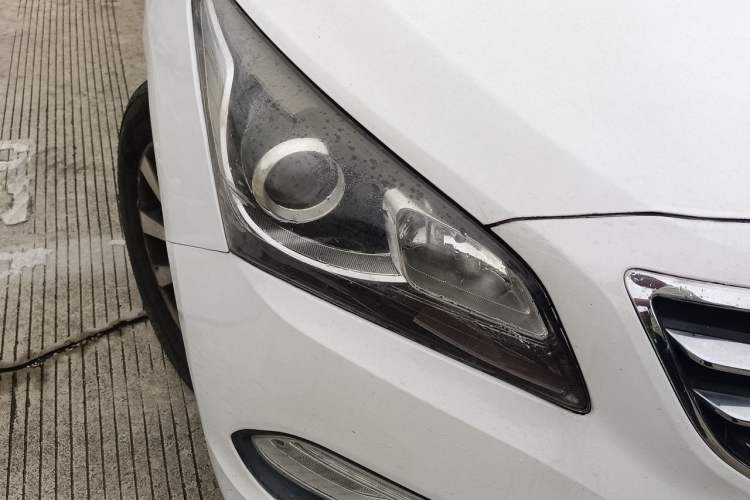Used Hyundai Mistra 2014 1.8L Automatic Smart GLS Right Front Headlight