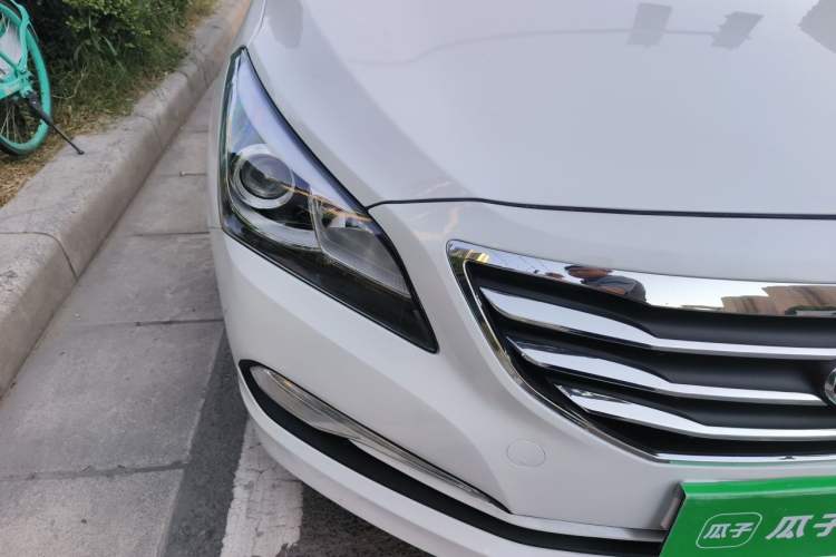Used Hyundai Mistra 2014 1.8L Automatic Smart GLS Right Front Headlight