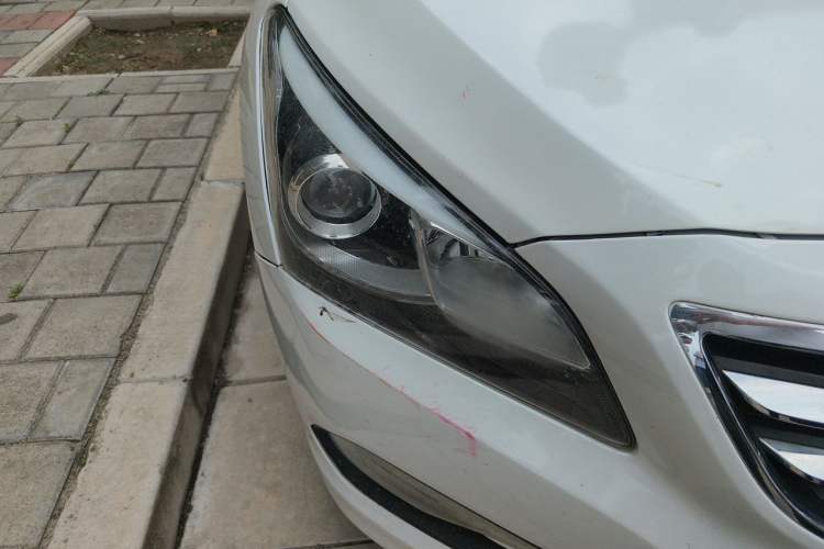 Used Hyundai Mistra 2014 1.8L Automatic Deluxe DLX Model Right Front Headlight