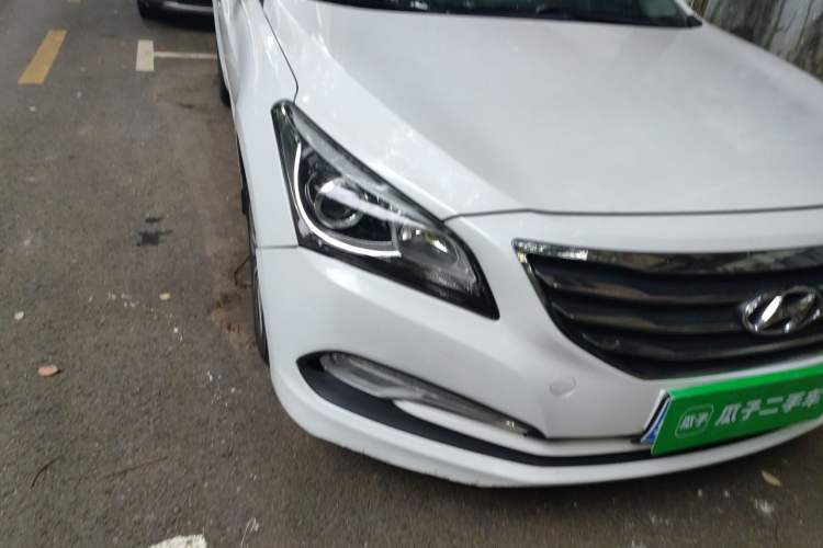 Used Hyundai Mistra 2014 1.8L Automatic Deluxe DLX Model Right Front Headlight