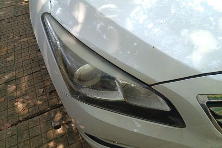 Used Hyundai Mistra 2014 1.8L Automatic Smart GLS Right Front Headlight
