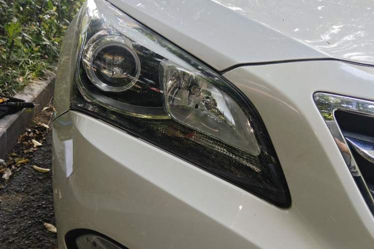 Used Hyundai Mistra 2014 1.8L Automatic Smart GLS Right Front Headlight