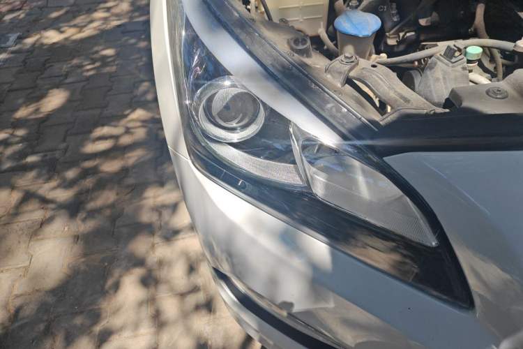 Used Hyundai Mistra 2014 1.8L Automatic Smart GLS Right Front Headlight