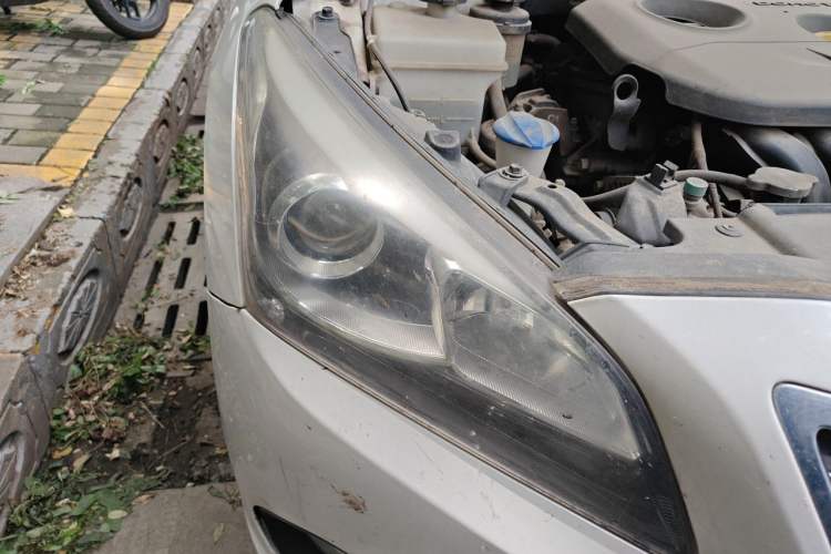 Used Hyundai Mistra 2014 1.8L Automatic Smart GLS Right Front Headlight