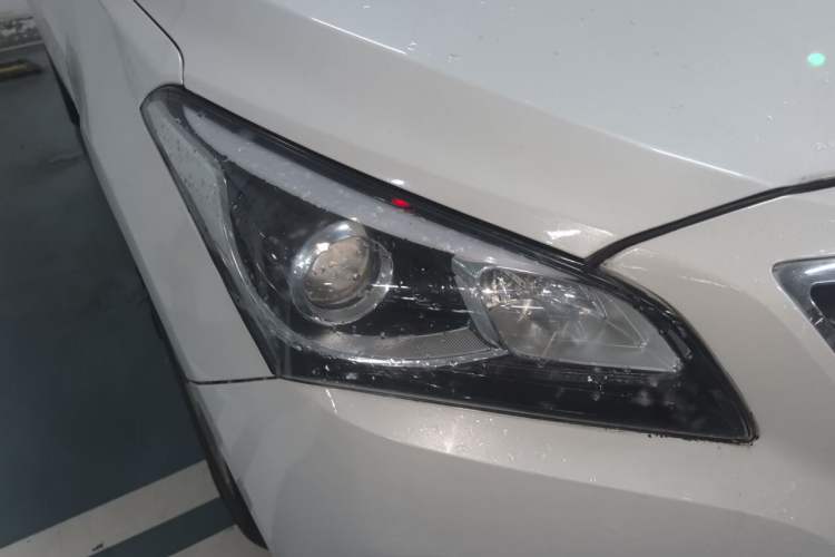 Used Hyundai Mistra 2014 1.8L Automatic Smart GLS Right Front Headlight