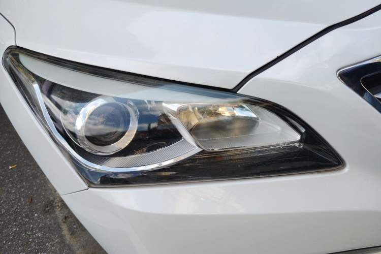 Used Hyundai Mistra 2014 1.8L Automatic Deluxe DLX Model Right Front Headlight