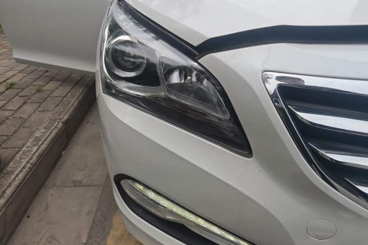 Used Hyundai Mistra 2014 1.8L Automatic Smart GLS Right Front Headlight