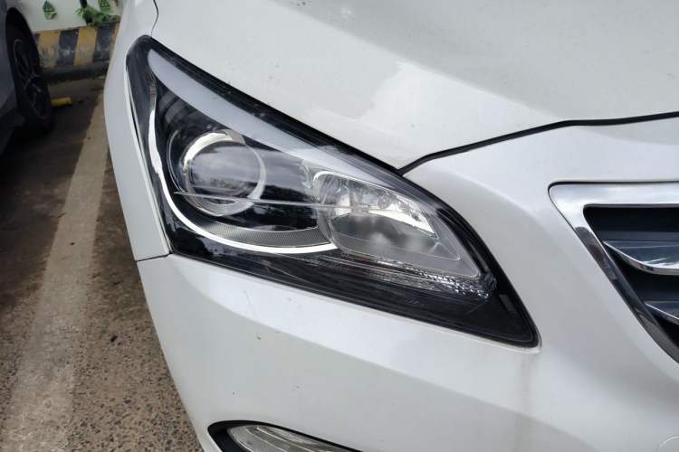 Used Hyundai Mistra 2014 1.8L Automatic Smart GLS Right Front Headlight