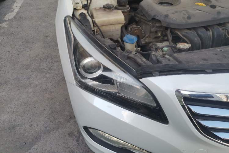 Used Hyundai Mistra 2014 1.8L Automatic Smart GLS Right Front Headlight