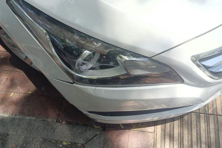 Used Hyundai Mistra 2014 1.8L Automatic Smart GLS Right Front Headlight