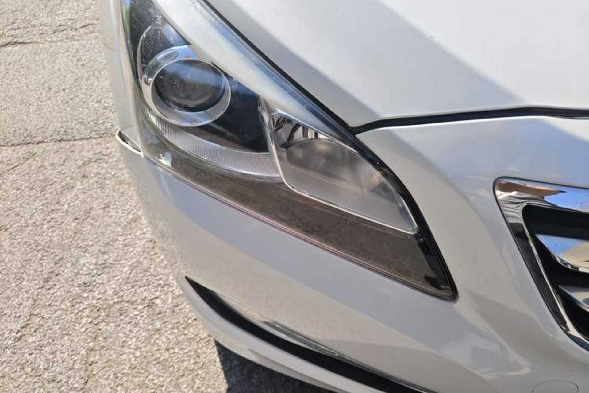 Used Hyundai Mistra 2014 1.8L Automatic Deluxe DLX Model Right Front Headlight