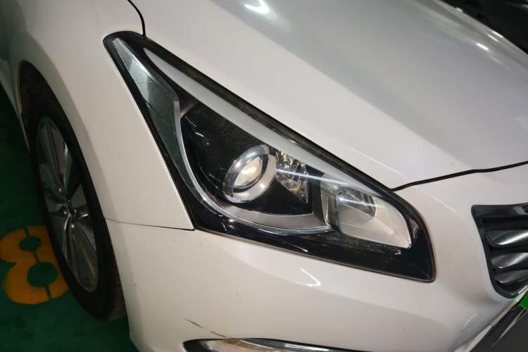 Used Hyundai Mistra 2014 1.8L Automatic Deluxe DLX Model Right Front Headlight
