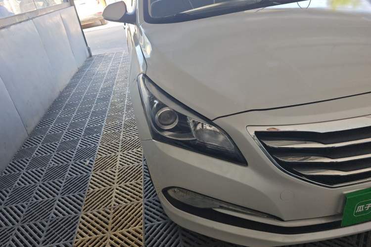 Used Hyundai Mistra 2014 1.8L Automatic Smart GLS Right Front Headlight