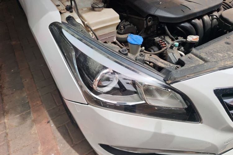 Used Hyundai Mistra 2014 1.8L Automatic Deluxe DLX Model Right Front Headlight