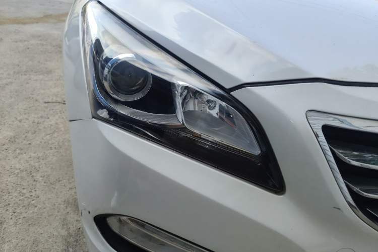 Used Hyundai Mistra 2014 1.8L Automatic Smart GLS Right Front Headlight
