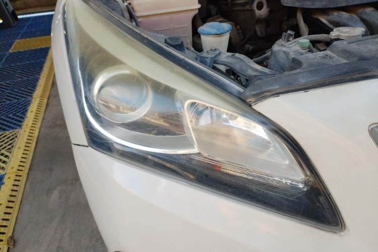 Used Hyundai Mistra 2014 1.8L Automatic Smart GLS Right Front Headlight