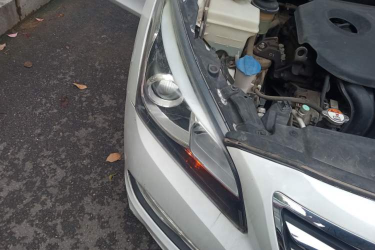 Used Hyundai Mistra 2014 1.8L Automatic Smart GLS Right Front Headlight