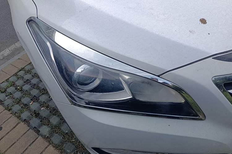 Used Hyundai Mistra 2014 1.8L Manual Comfort GL Model Right Front Headlight