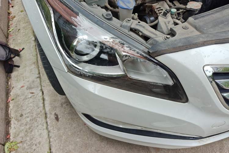 Used Hyundai Mistra 2014 1.8L Automatic Smart GLS Right Front Headlight