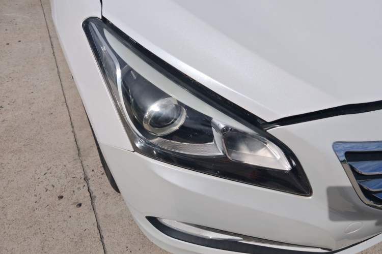 Used Hyundai Mistra 2014 1.8L Automatic Smart GLS Right Front Headlight