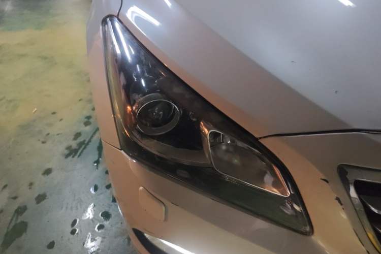Used Hyundai Mistra 2014 1.8L Automatic Smart GLS Right Front Headlight