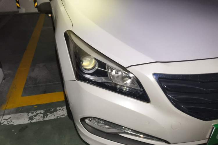 Used Hyundai Mistra 2014 1.8L Automatic Smart GLS Right Front Headlight