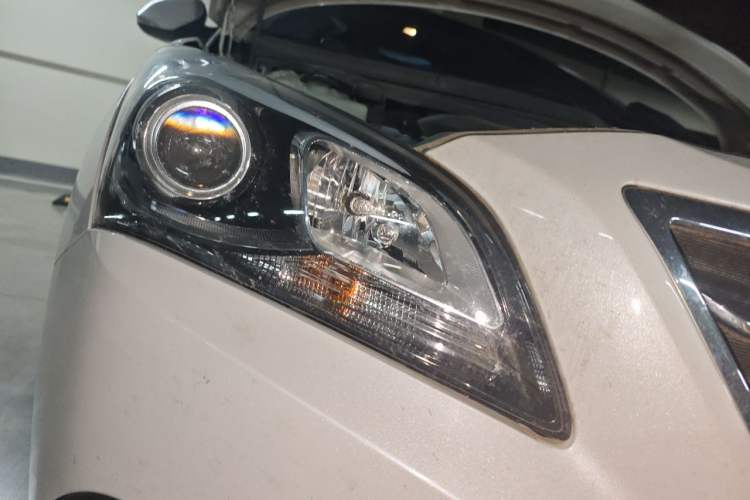 Used Hyundai Mistra 2014 1.8L Automatic Smart GLS Right Front Headlight