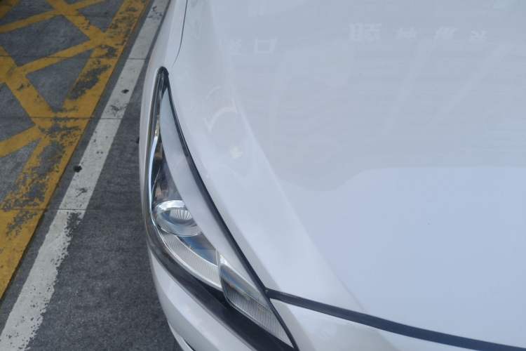 Used Hyundai Mistra 2014 1.8L Automatic Smart GLS Right Front Headlight