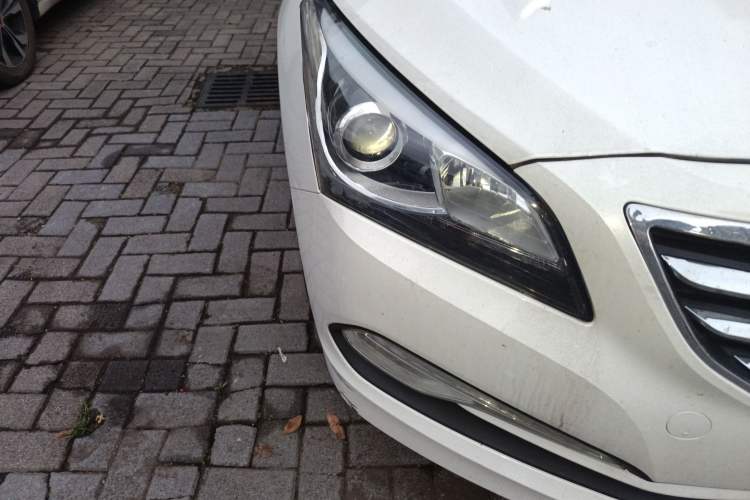 Used Hyundai Mistra 2014 1.8L Automatic Deluxe DLX Model Right Front Headlight