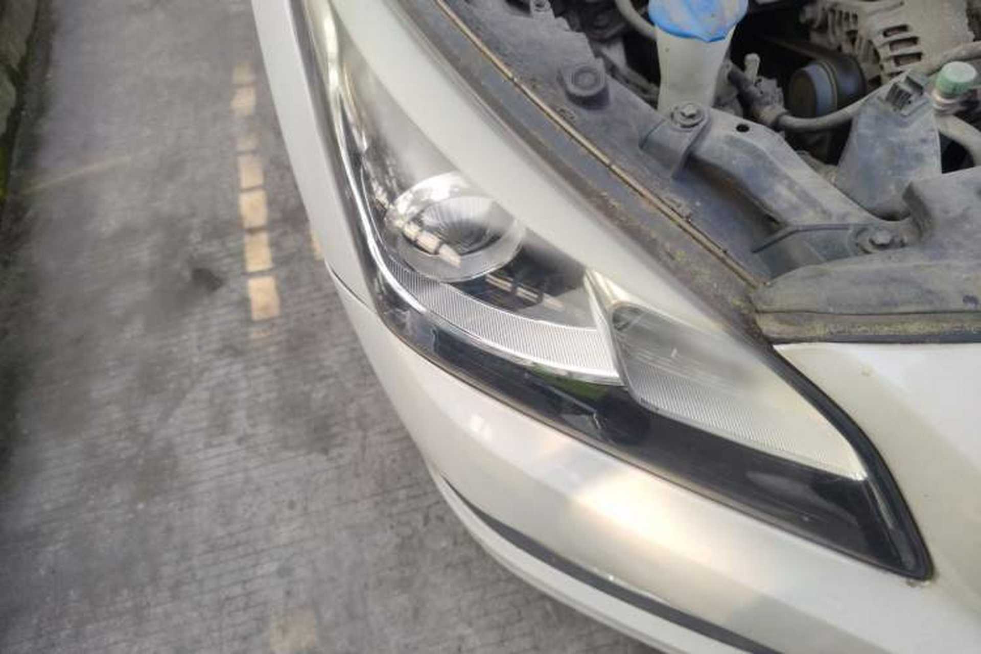 Used Hyundai Mistra 2014 1.8L Automatic Smart GLS Right Front Headlight