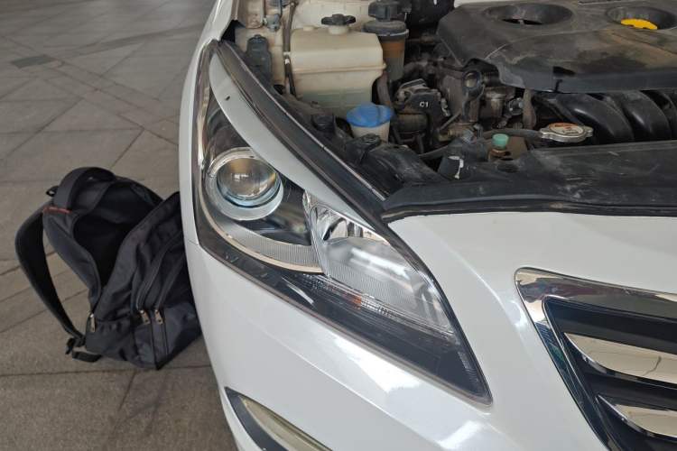 Used Hyundai Mistra 2014 1.8L Automatic Smart GLS Right Front Headlight
