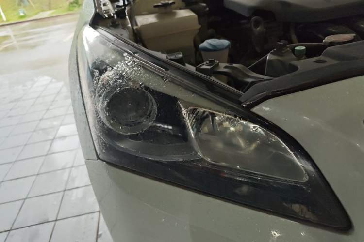 Used Hyundai Mistra 2014 1.8L Automatic Smart GLS Right Front Headlight