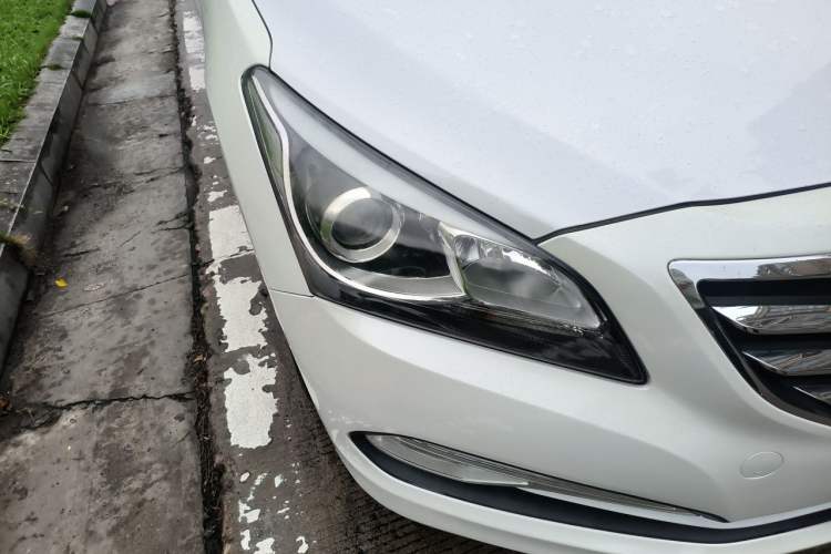 Used Hyundai Mistra 2014 1.8L Automatic Deluxe DLX Model Right Front Headlight