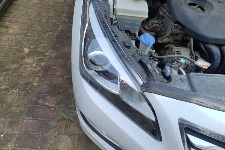 Used Hyundai Mistra 2014 1.8L Automatic Smart GLS Right Front Headlight
