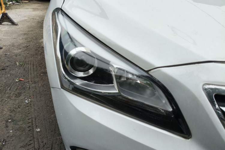 Used Hyundai Mistra 2014 1.8L Automatic Smart GLS Right Front Headlight