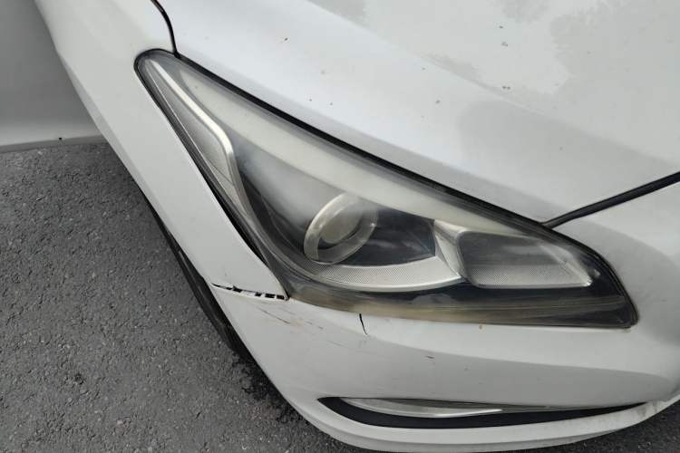 Used Hyundai Mistra 2014 1.8L Automatic Smart GLS Right Front Headlight