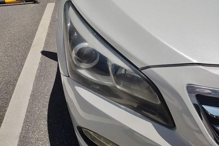 Used Hyundai Mistra 2014 1.8L Automatic Smart GLS Right Front Headlight