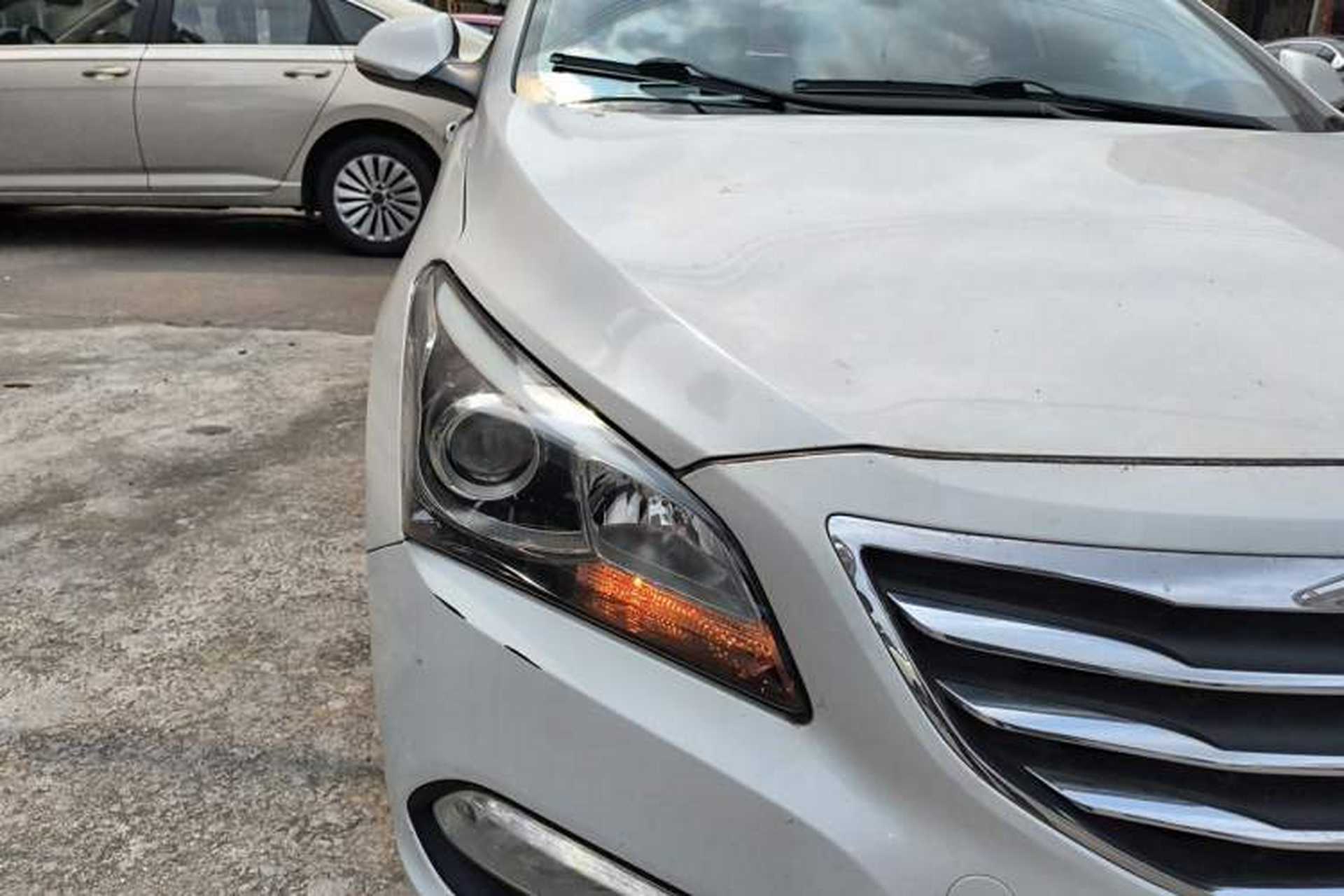 Used Hyundai Mistra 2014 1.8L Automatic Deluxe DLX Model Right Front Headlight