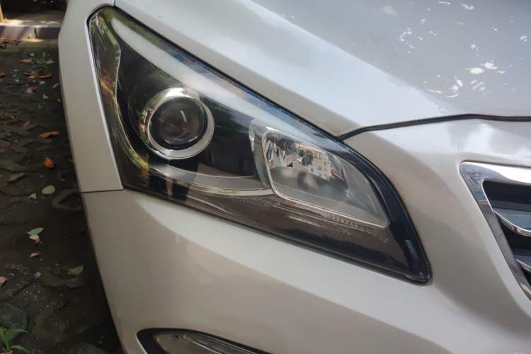 Used Hyundai Mistra 2014 1.8L Automatic Smart GLS Right Front Headlight