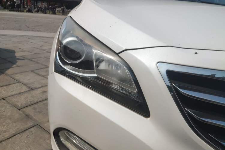 Used Hyundai Mistra 2014 1.8L Automatic Smart GLS Right Front Headlight