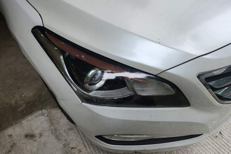 Used Hyundai Mistra 2014 1.8L Automatic Deluxe DLX Model Right Front Headlight
