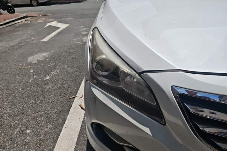 Used Hyundai Mistra 2014 1.8L Automatic Deluxe DLX Model Right Front Headlight