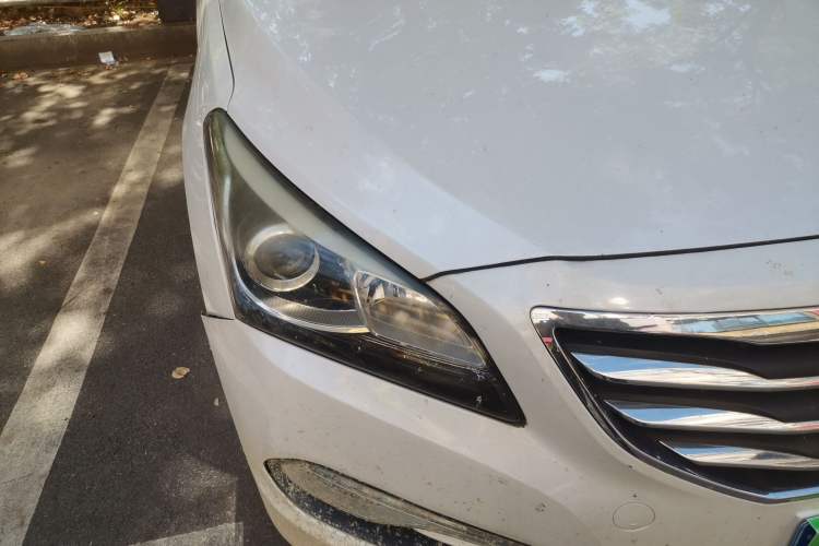 Used Hyundai Mistra 2014 1.8L Automatic Smart GLS Right Front Headlight