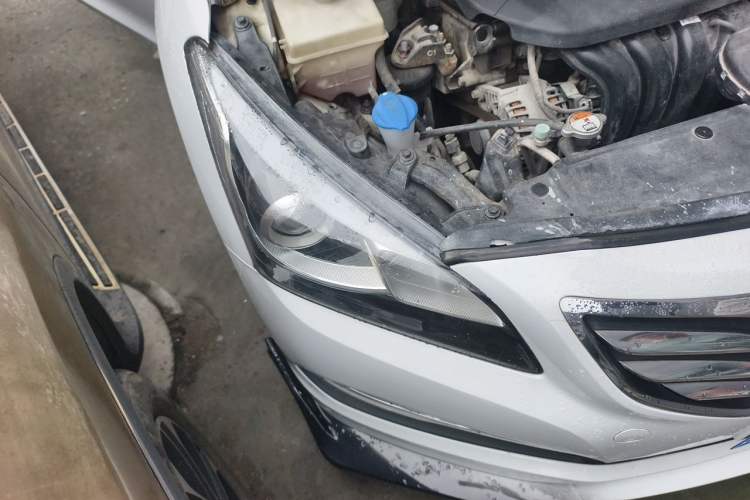 Used Hyundai Mistra 2014 1.8L Automatic Smart GLS Right Front Headlight