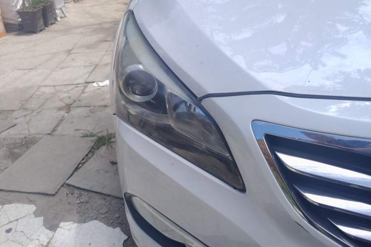 Used Hyundai Mistra 2014 1.8L Automatic Smart GLS Right Front Headlight