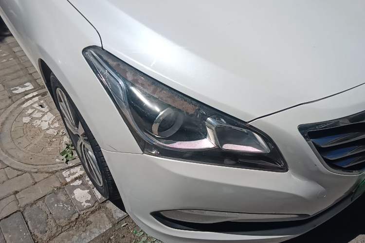 Used Hyundai Mistra 2014 1.8L Automatic Deluxe DLX Model Right Front Headlight