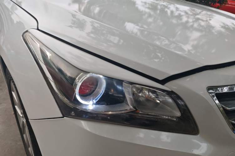 Used Hyundai Mistra 2014 1.8L Automatic Smart GLS Right Front Headlight