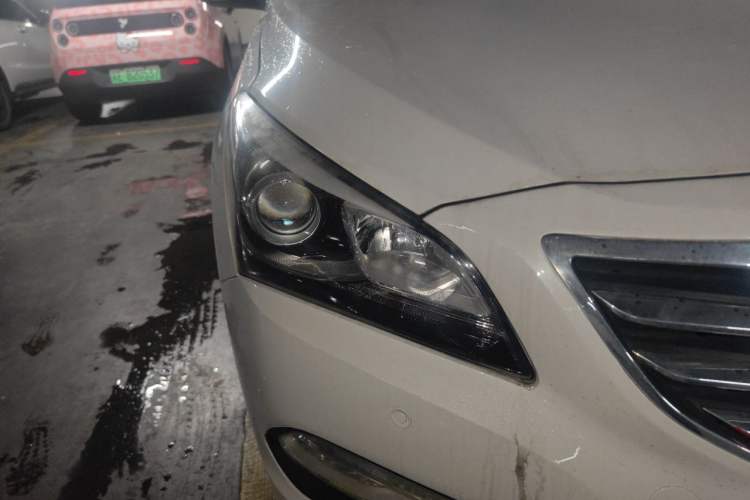 Used Hyundai Mistra 2014 1.8L Automatic Smart GLS Right Front Headlight