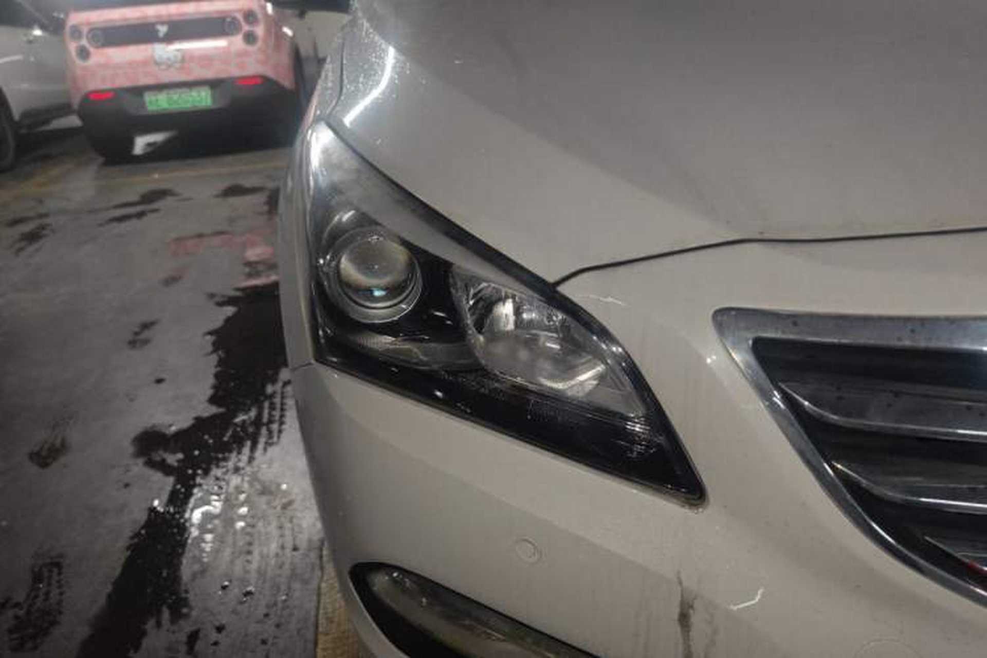 Used Hyundai Mistra 2014 1.8L Automatic Smart GLS Right Front Headlight