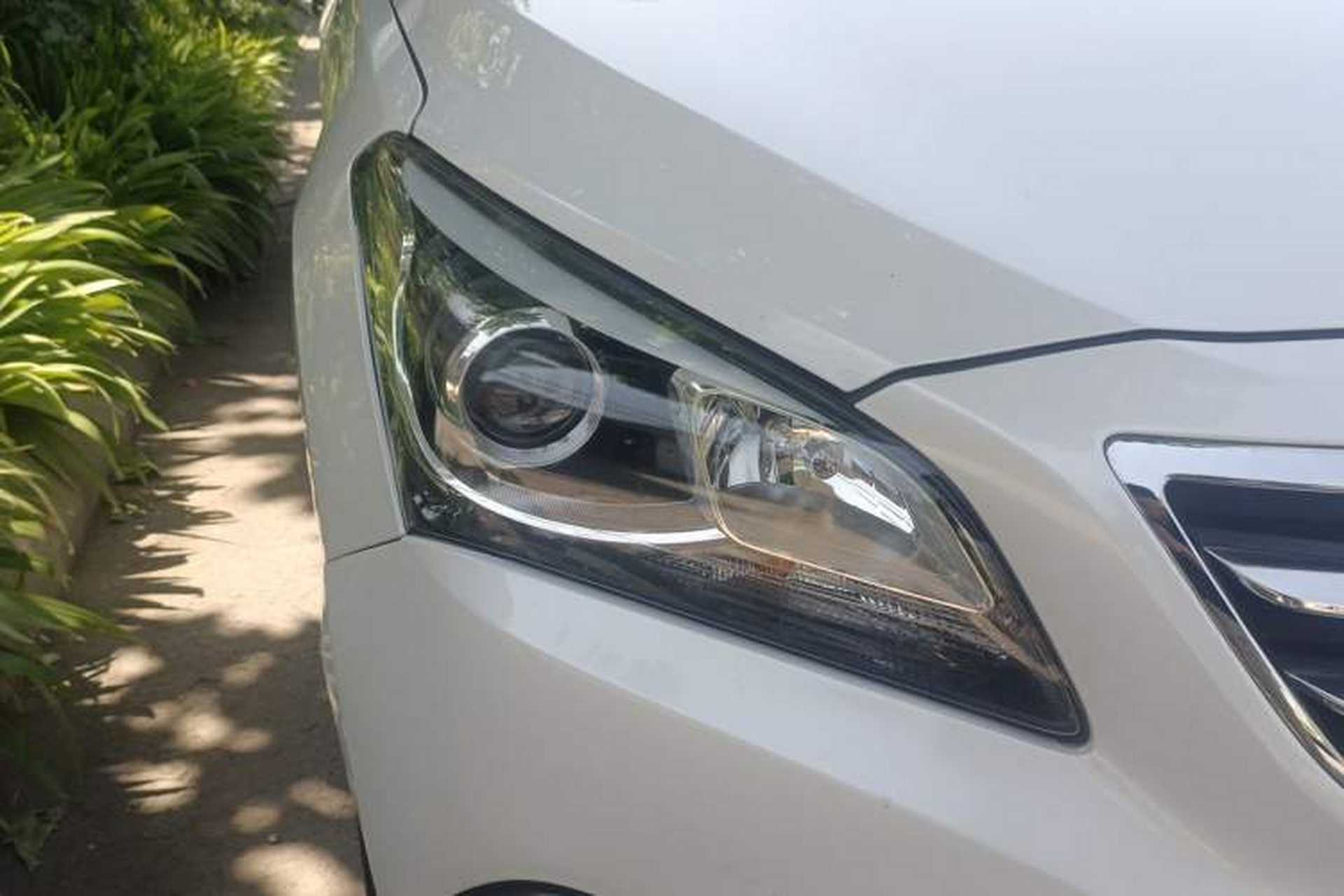 Used Hyundai Mistra 2014 1.8L Automatic Smart GLS Right Front Headlight